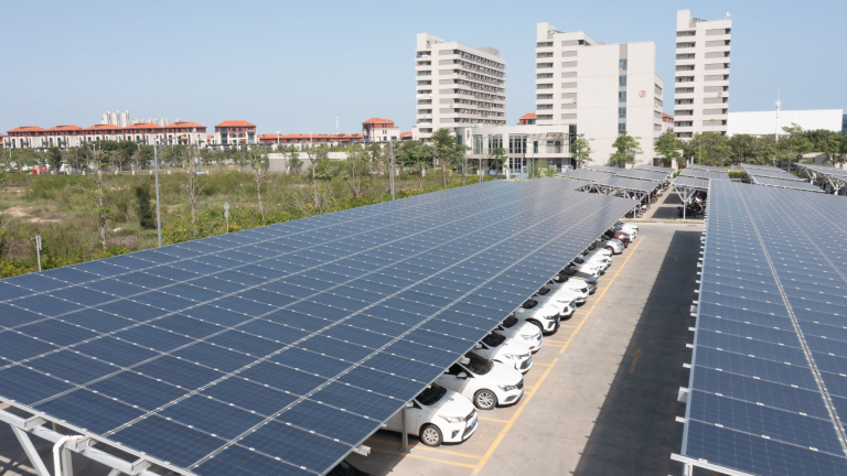 fincancement-panneaux-solaires-parking